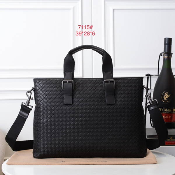 ボッテガヴェネタバッグ正面デザイン